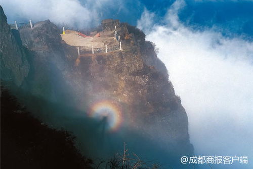 别信“必须金顶看日出”：峨眉山的灵气，  藏在游客地图的褶皱里