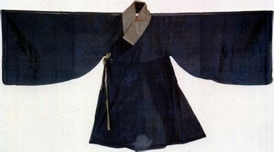 四、 男性群体服饰的典型特征及社会周边环境功能