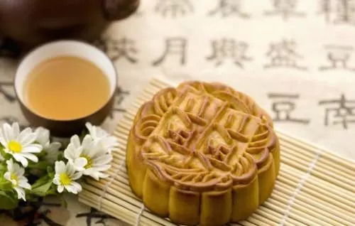 a) 月饼—结构完整性与家族联结性的双沉重体现