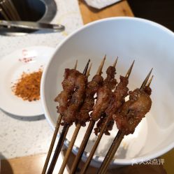 2. 食材：从“新鲜”到“可疑”，再到“我到底在吃什么？”