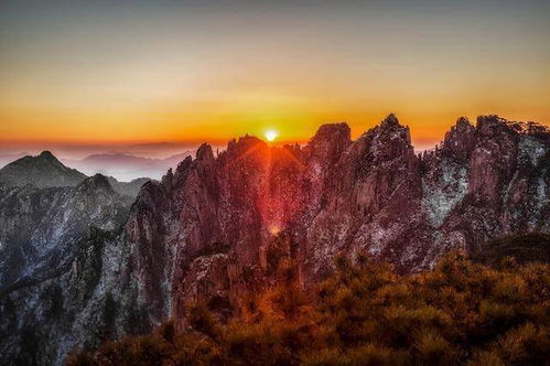 大学の山岳部で活動している。私は大学の山岳部で活動しています。山の登山に仲間と一緒に行っています。山の登山で技術を磨いています。更多 常用搭配 山が聳える山が聳える 山の眺望山の眺望 山の風景山の風景 相关 同义词 山脈 山地 反义词
