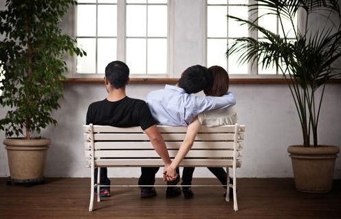 一、  婚姻变局的形而上学分析：出轨行为的命理动因