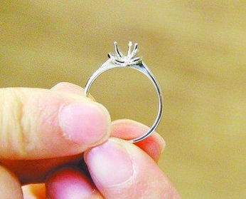 破损钻石的不吉利寓意