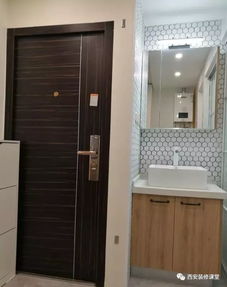 一、  厕所门对次卧门的风水影响：一种潜在的能量冲突