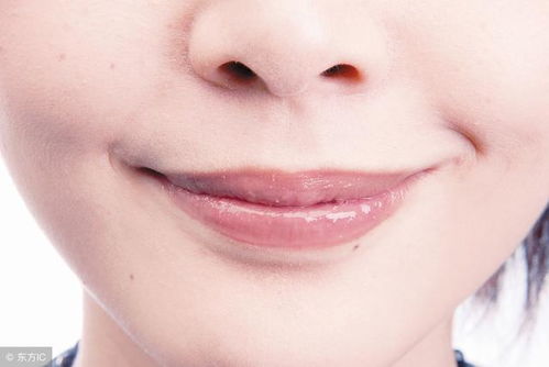 三、 唇纹之辨：热情程度与内心世界的揭示