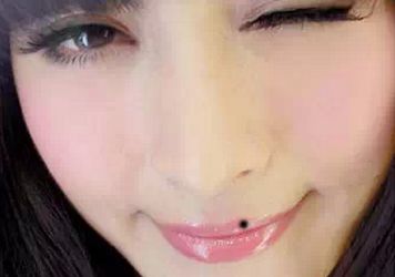 四、 颧骨之痣：主动进取与细节忽视的反差