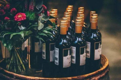 现代化婚宴中红酒与白酒的功能分化