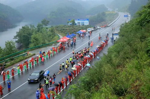 服务区的天价午餐