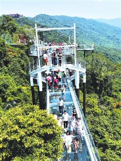 四、 雷锋纪念馆——穿越时空的大写字母R