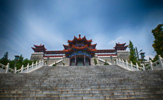 风水格局与建筑意蕴：金台观的洞窑式道观与自然观照