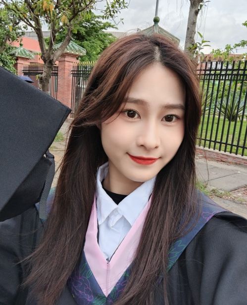 2026年9月适合百日宴的日子，如何挑选高档百日宴女宝宝礼服？