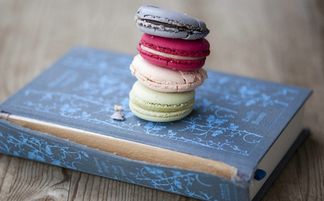 三、  面部动态特征：招风耳与迁移宫的预示