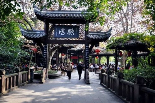 旅游攻略：避开人潮品味地道风味