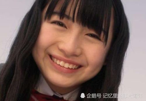 二、 异性缘好的面相特征