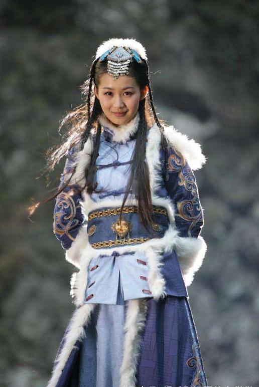 一、 星座符号与角色塑造：天秤座平衡美学下的