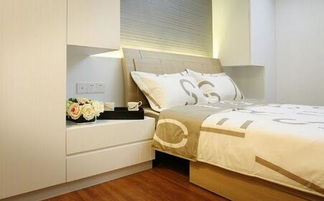 一、 床头忌靠窗且对面有镜子