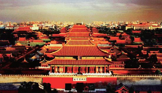 故宫的八字评价究竟揭示了哪些深层次的历史和文化内涵？