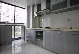 黄色：财富与光明的代表