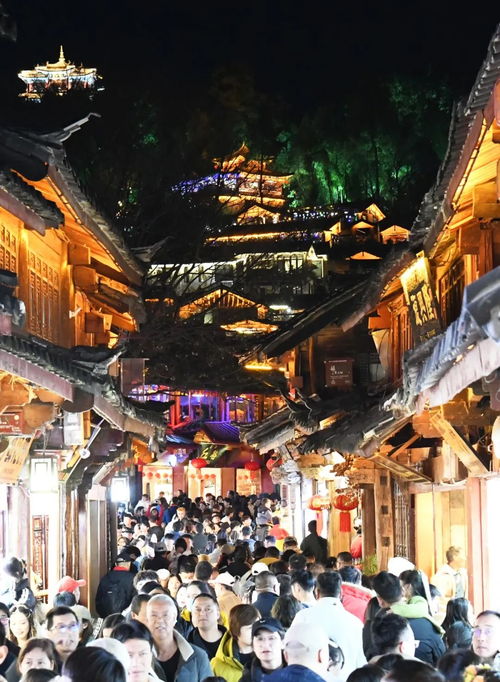 丽江古城：梦幻般的仙境 (我有点困了...)