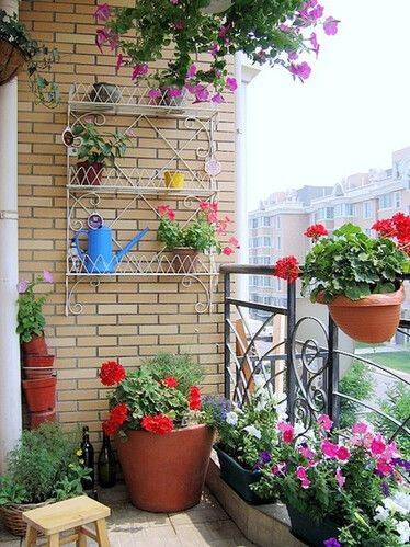 ：阳台在传统风水学中的空间定位与能量场域