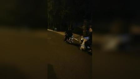 神秘的笑声与背水一战的决心