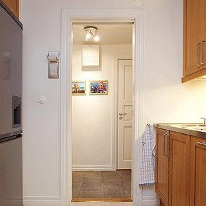 一、 楼梯穿堂——形煞与气流阻滞之危害