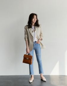 今天适合穿哪种专业范儿职业装，能展现最佳职场形象呢？