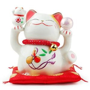 一、  白色风水猫：纯洁祥和之气的具象化表达