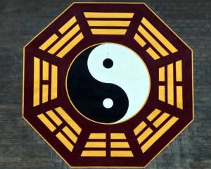 鬼神庇佑八字命是什么？招鬼体质特征有哪些？如何改？