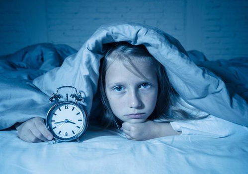 一、 孩子夜间失眠：更多沉重因素交织