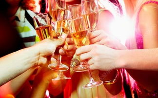 喝酒前喝什么饮品既不易醉又保护胃部？