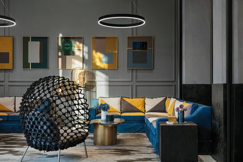 2.2 视觉中心与整体美感