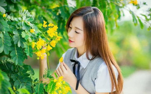 一、 桃花眼：眼神中的万种风情