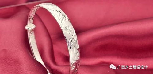 为什么八字戴银十字架要选择银材质？