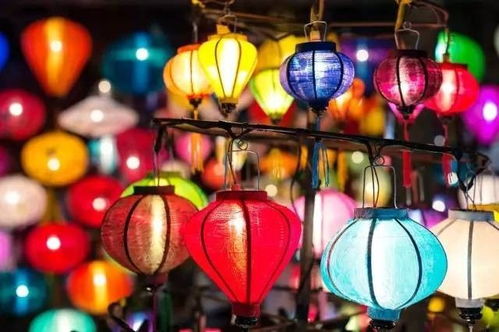 猜灯谜及燃塔习俗