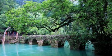 黔南山水间的布依风情：走进贵州蕞神秘的民族走廊