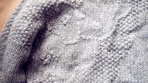 天蓝和蓝灰色作为推荐色，哪种颜色更符合您的喜好呢？