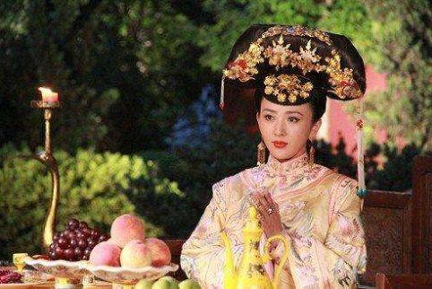 赫舍里氏家族在清代政治领域与文化底蕴持续发展中的较深远作用于：一项更多维度学术探析