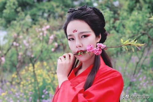 玉莲在人名女生中的美好寓意是什么？