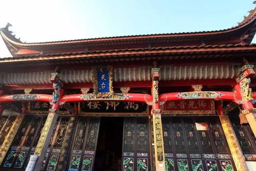 月身宝殿：核心信仰空间及其象征意义