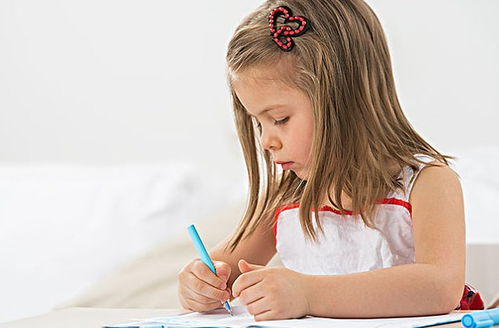 宝宝取名时，有哪些因素和注意事项需要考虑？