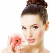 二、清澈灵动的桃花眼：情动的源泉