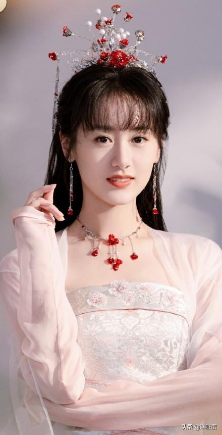 赵丽颖和郑恺现在的面相特征和现状如何？