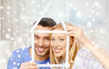 女命八字中正官和七杀哪个更强势，对命局影响更大？