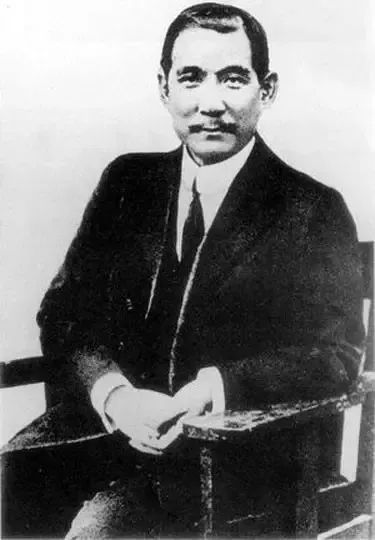 孙中山先生逝世：民国初年的巨变