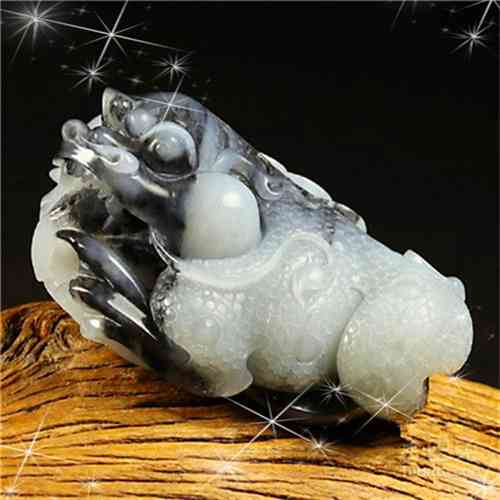 翡翠玉石：人玉互养的养生哲学与吉祥寓意