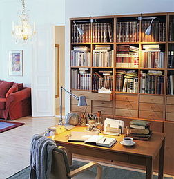 书房门正对餐厅，财神像摆放是否合适？