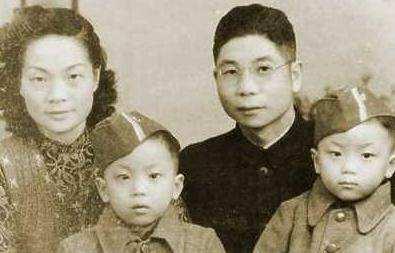 双胞胎八字相同命运为何截然不同，命运走向差异之谜是什么？