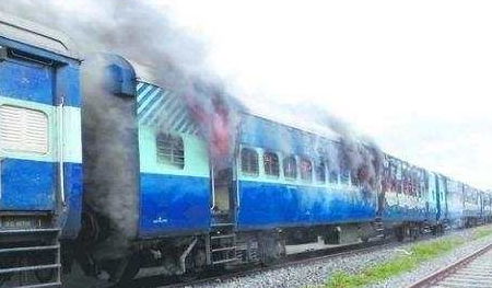 特殊群体：银发旅游列车