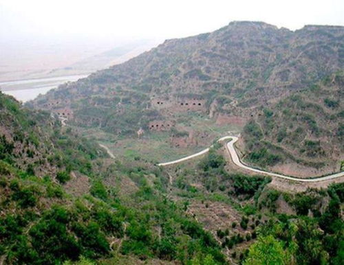 震惊！天津双穴墓地风水竟然藏着这么多秘密！2026年黄历凶吉大揭秘